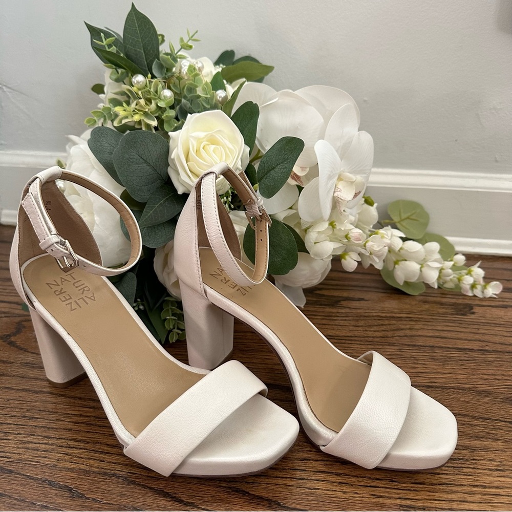 Naturalizer Joy Sandal in White